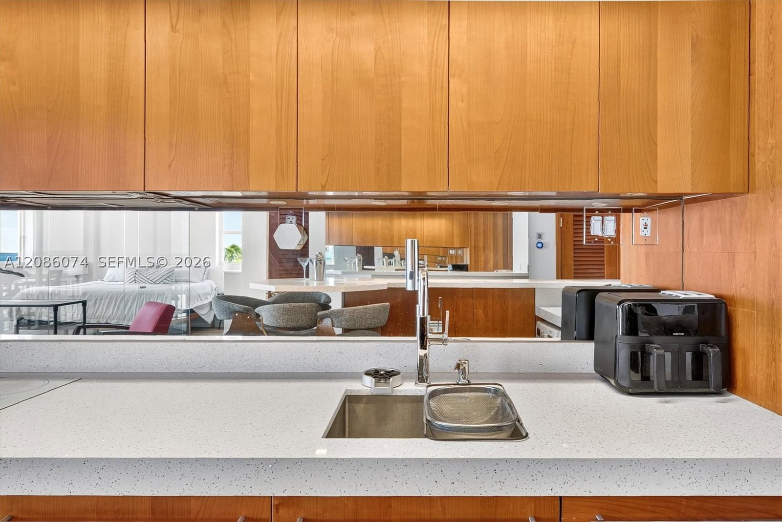 Real estate property located at 401 Ocean Dr #518, Miami-dade, The Presidential Condo, Miami Beach, FL