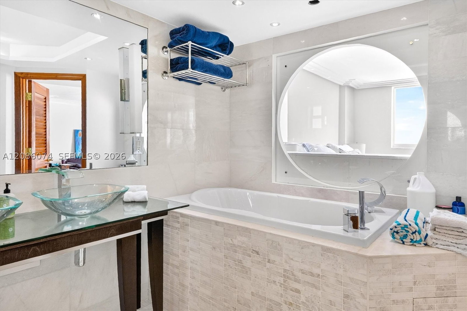 Real estate property located at 401 Ocean Dr #518, Miami-dade, The Presidential Condo, Miami Beach, FL