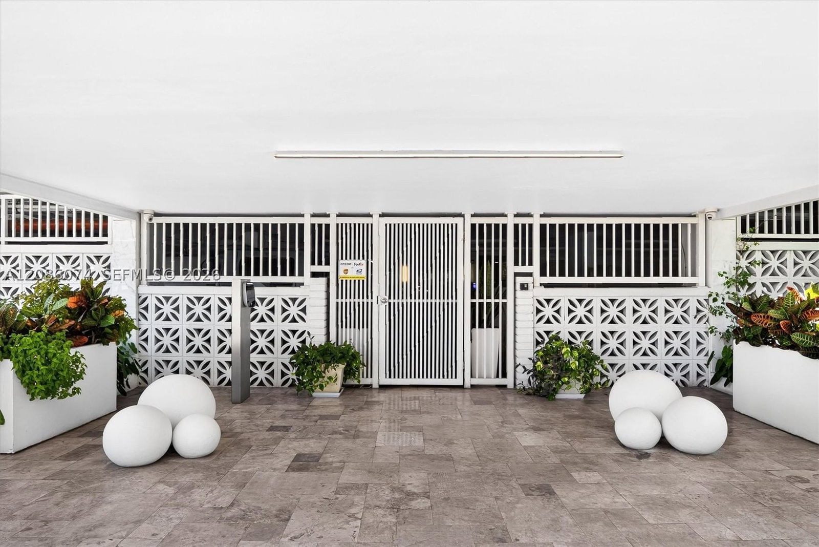 Real estate property located at 401 Ocean Dr #518, Miami-dade, The Presidential Condo, Miami Beach, FL