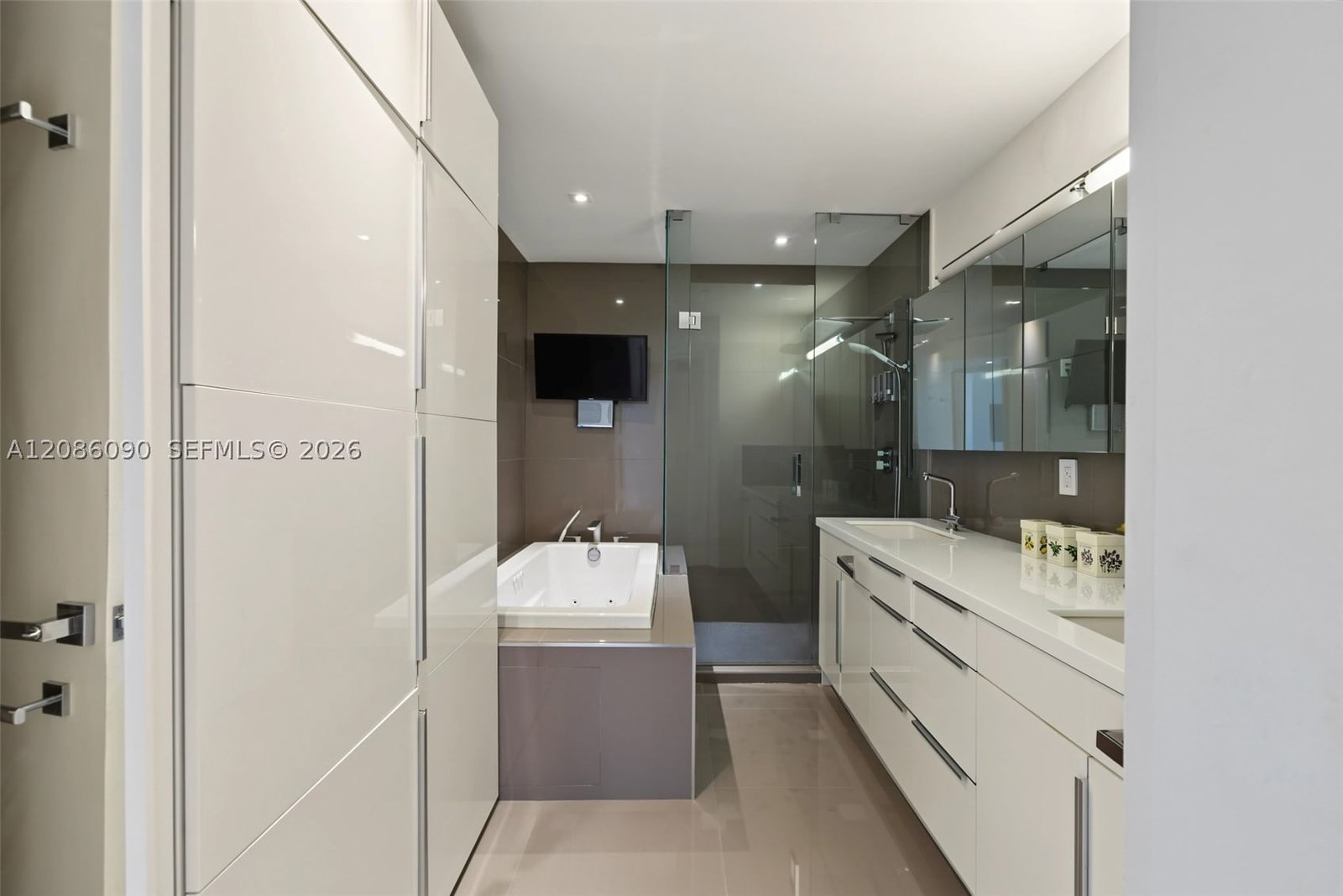Real estate property located at 16500 Collins Ave #2654, Miami-dade, Oceania V Condo, Sunny Isles Beach, FL