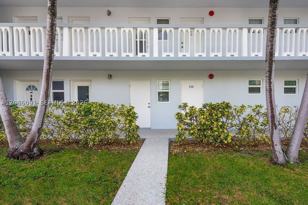 Real estate property located at 319 14th Ave #106, Broward, Meadowbrook Towers Condo, Hallandale Beach, FL