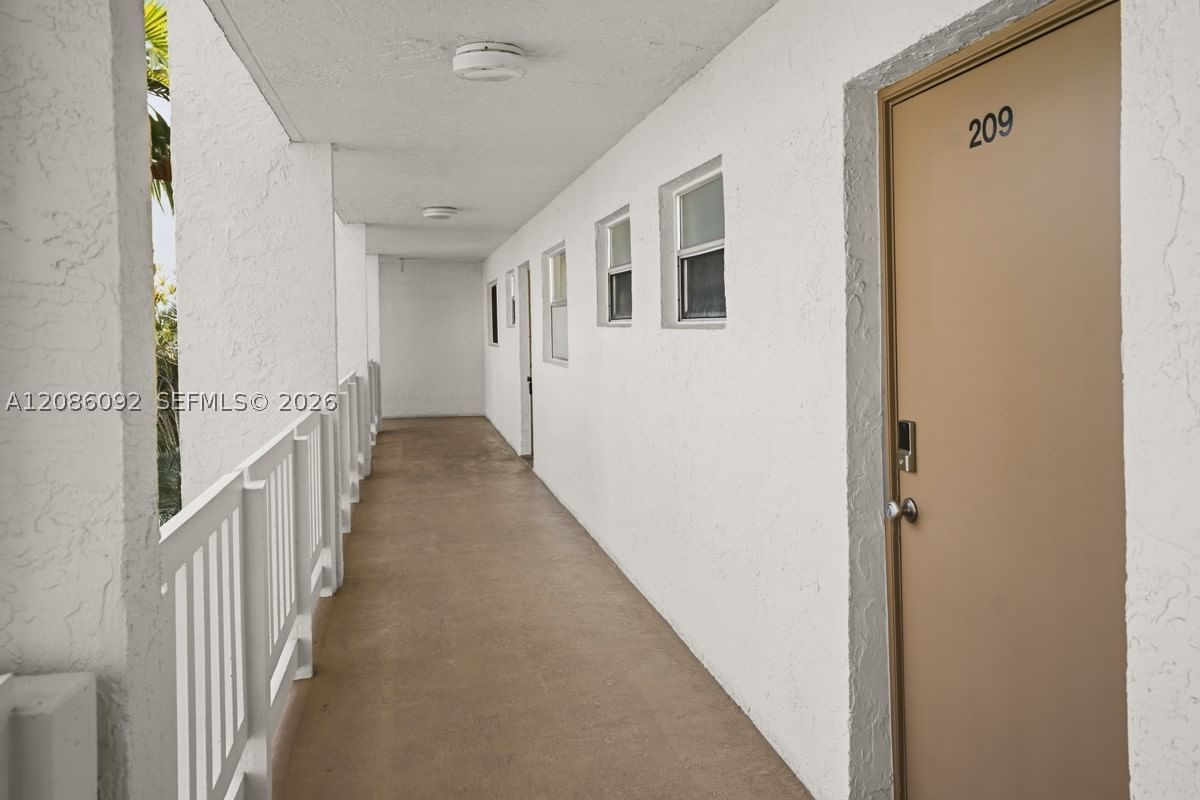Real estate property located at 6870 Royal Palm Blvd #209M, Broward, Royal Park Gardens Iii-m, Margate, FL