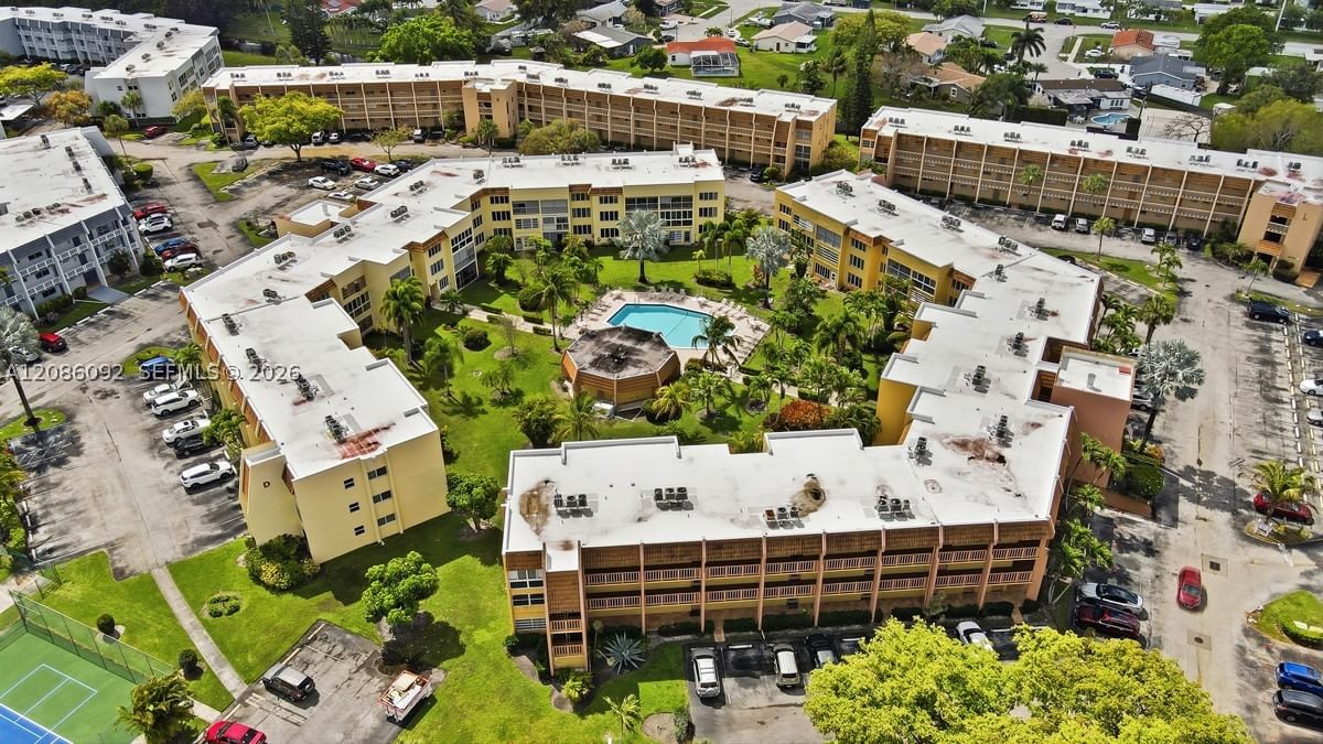 Real estate property located at 6870 Royal Palm Blvd #209M, Broward, Royal Park Gardens Iii-m, Margate, FL