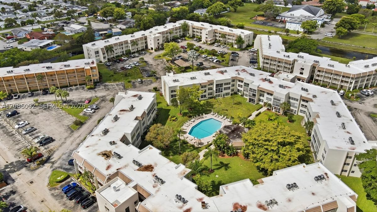 Real estate property located at 6870 Royal Palm Blvd #209M, Broward, Royal Park Gardens Iii-m, Margate, FL