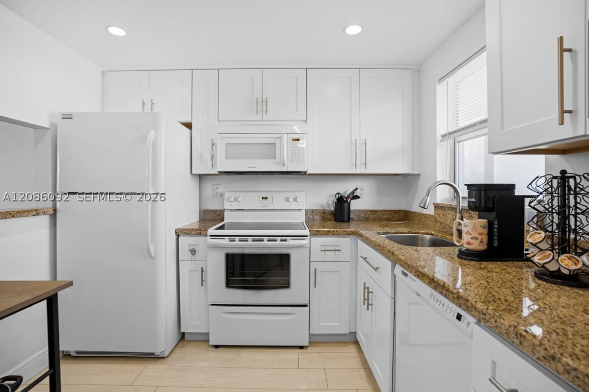 Real estate property located at 6870 Royal Palm Blvd #209M, Broward, Royal Park Gardens Iii-m, Margate, FL