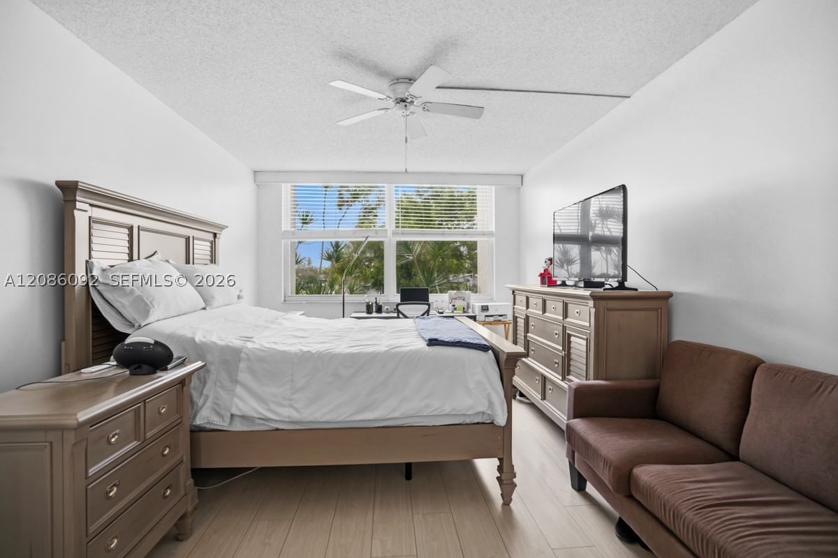 Real estate property located at 6870 Royal Palm Blvd #209M, Broward, Royal Park Gardens Iii-m, Margate, FL