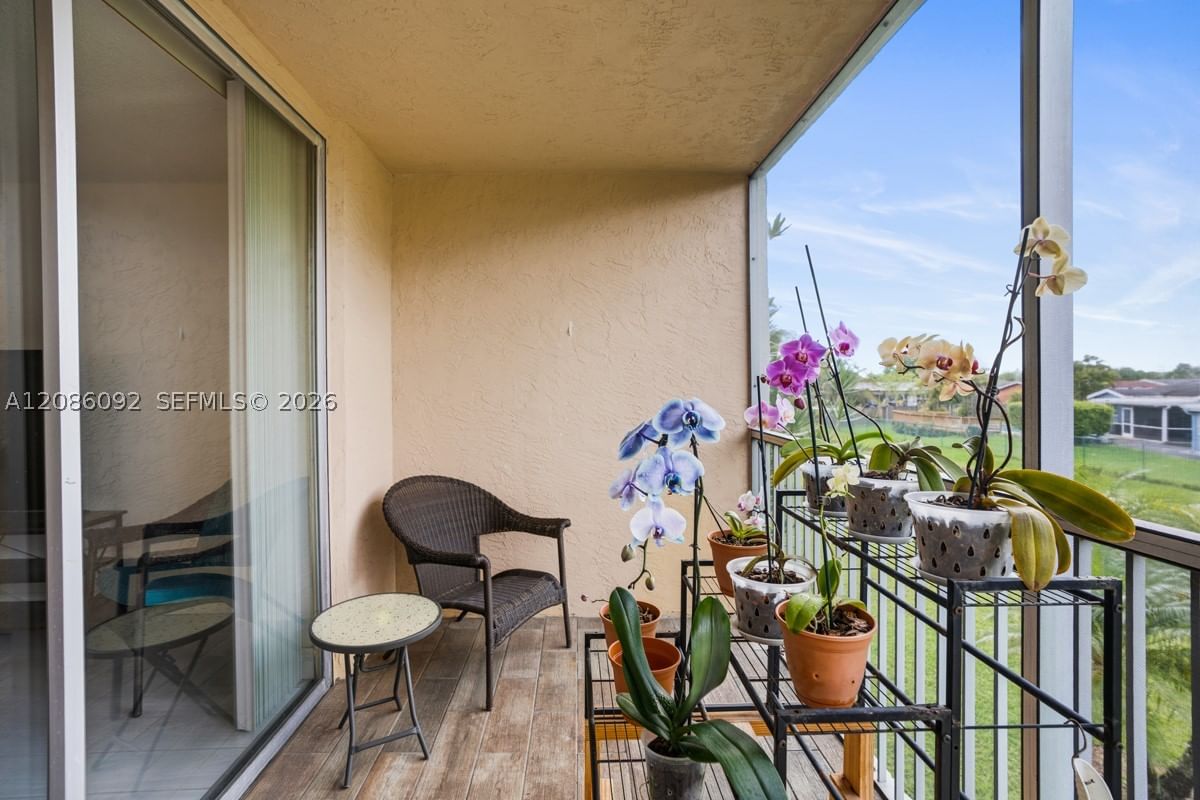 Real estate property located at 6870 Royal Palm Blvd #209M, Broward, Royal Park Gardens Iii-m, Margate, FL