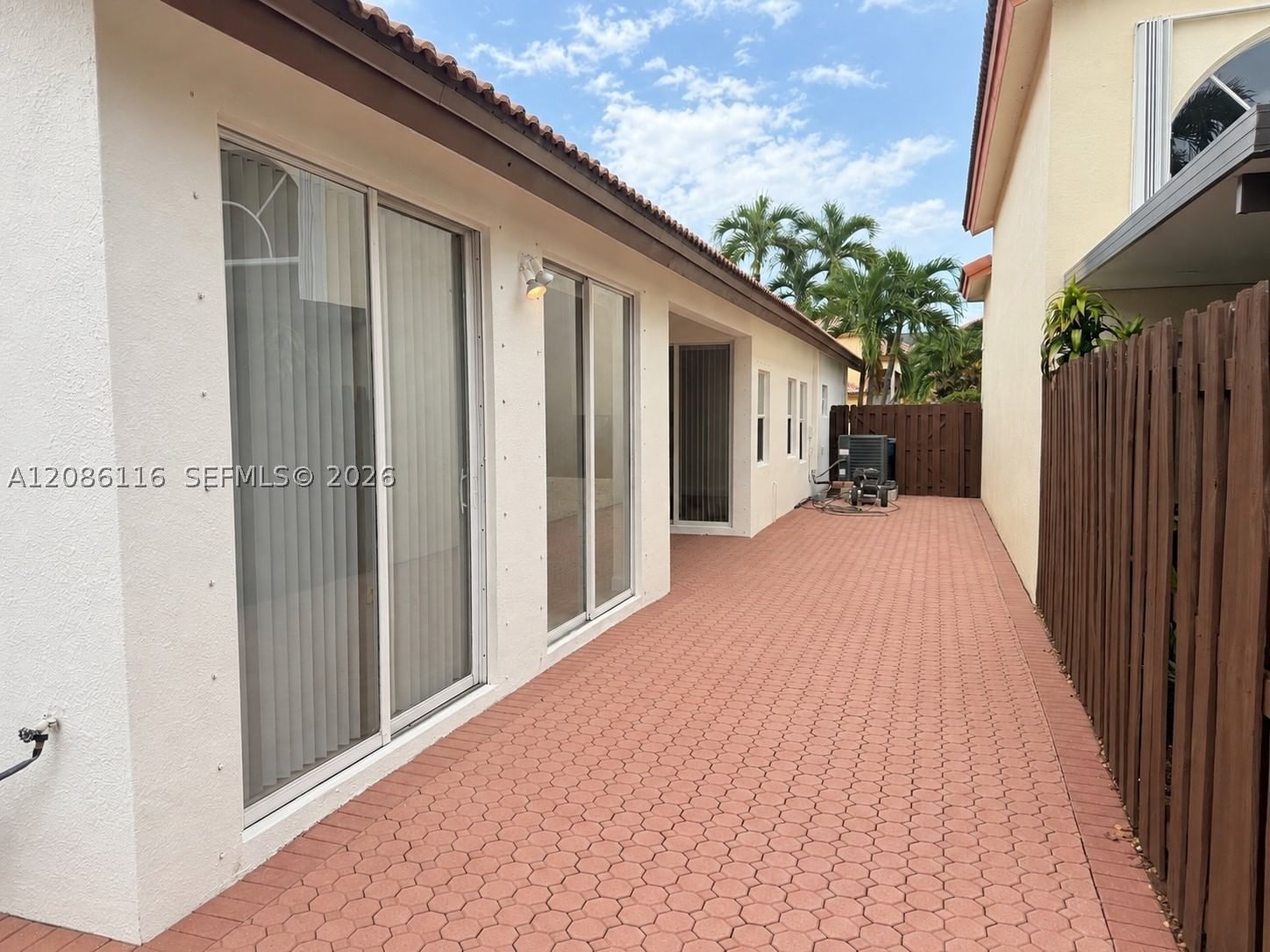 Real estate property located at 11270 53rd Ln, Miami-dade, Doral Landings East, Doral, FL