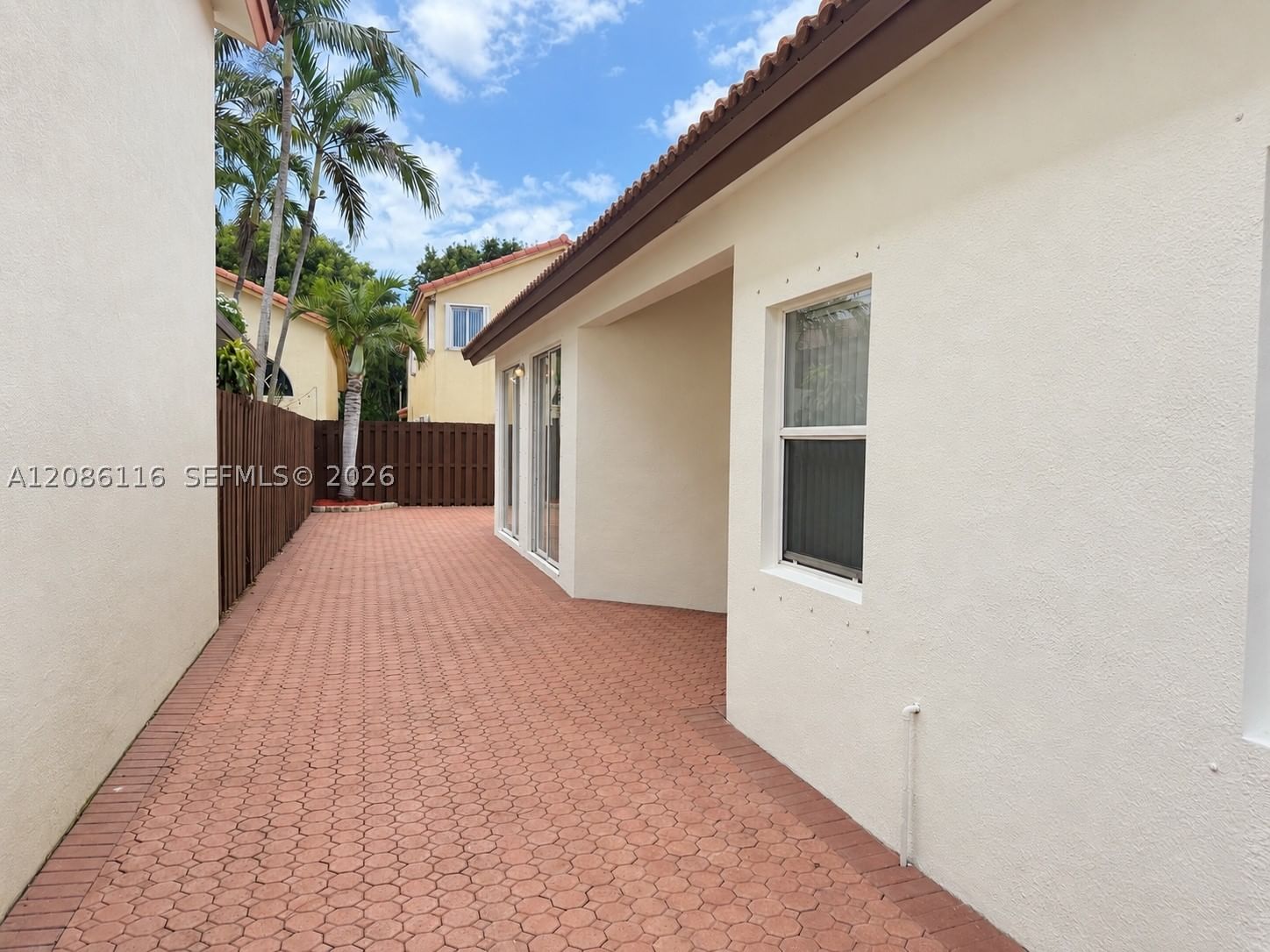 Real estate property located at 11270 53rd Ln, Miami-dade, Doral Landings East, Doral, FL