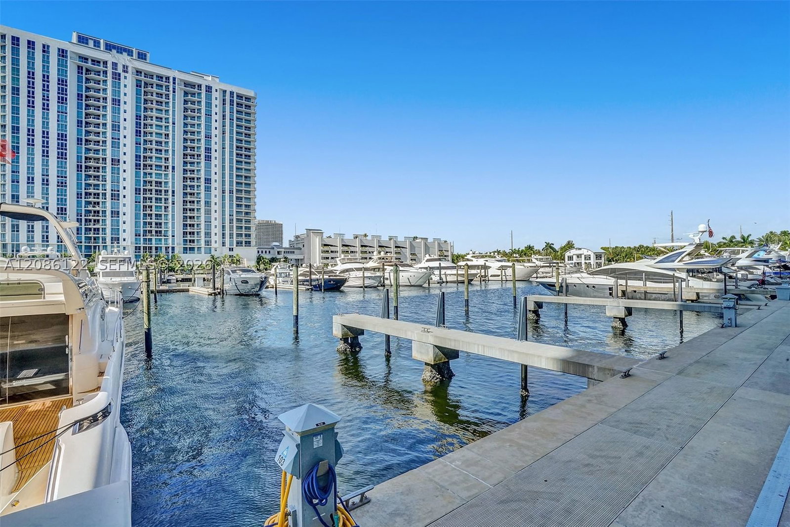Real estate property located at 17301 Biscayne Blvd #1207, Miami-dade, Marina Palms Residences N, North Miami Beach, FL
