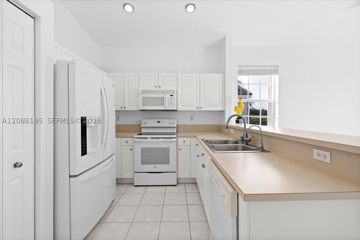 Real estate property located at 18660 28th Ct, Broward, Parcel D At Sunset Lakes, Miramar, FL