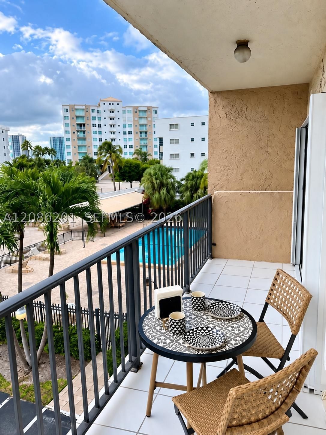 Real estate property located at 250 181st Dr #413, Miami-dade, The Isles Condo, Sunny Isles Beach, FL