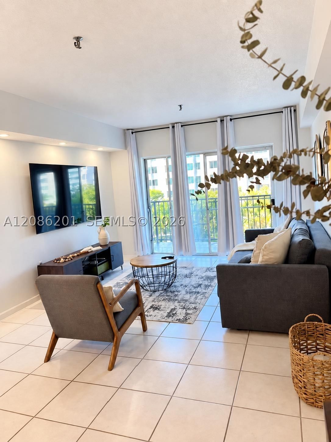 Real estate property located at 250 181st Dr #413, Miami-dade, The Isles Condo, Sunny Isles Beach, FL