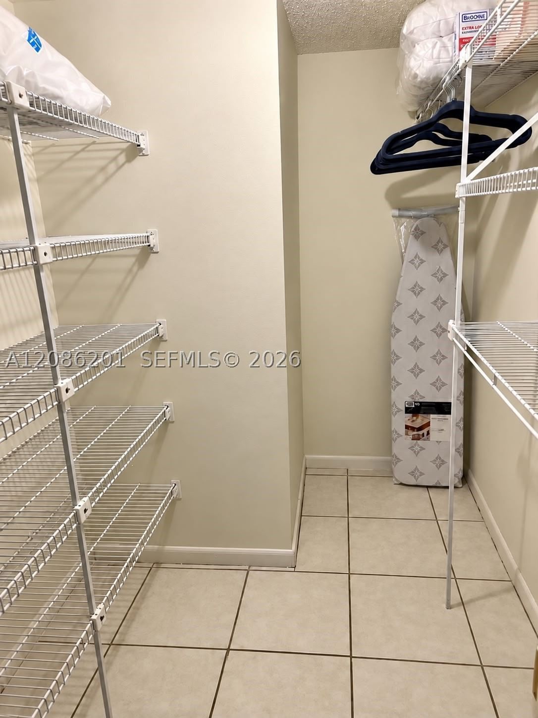 Real estate property located at 250 181st Dr #413, Miami-dade, The Isles Condo, Sunny Isles Beach, FL