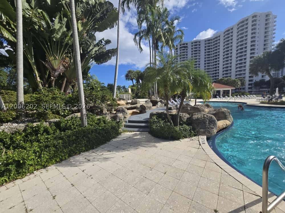 Real estate property located at 3300 191st St #1202, Miami-dade, Parc Central Aventura Sou, Aventura, FL