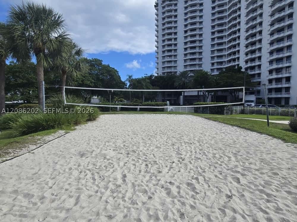 Real estate property located at 3300 191st St #1202, Miami-dade, Parc Central Aventura Sou, Aventura, FL
