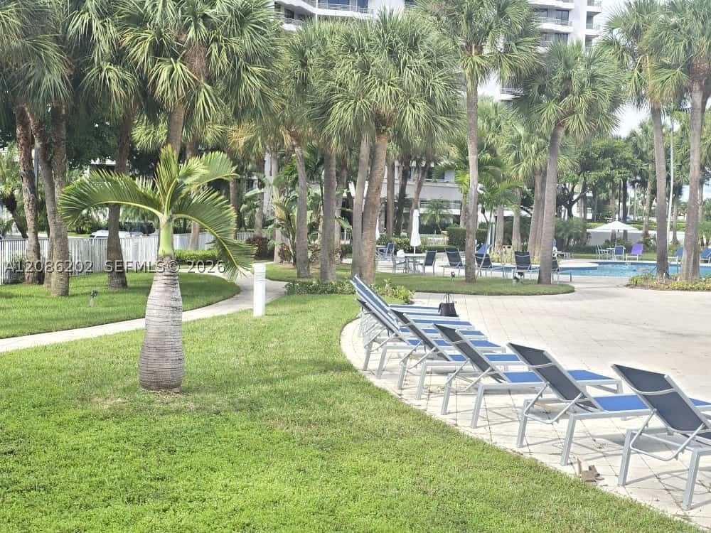 Real estate property located at 3300 191st St #1202, Miami-dade, Parc Central Aventura Sou, Aventura, FL