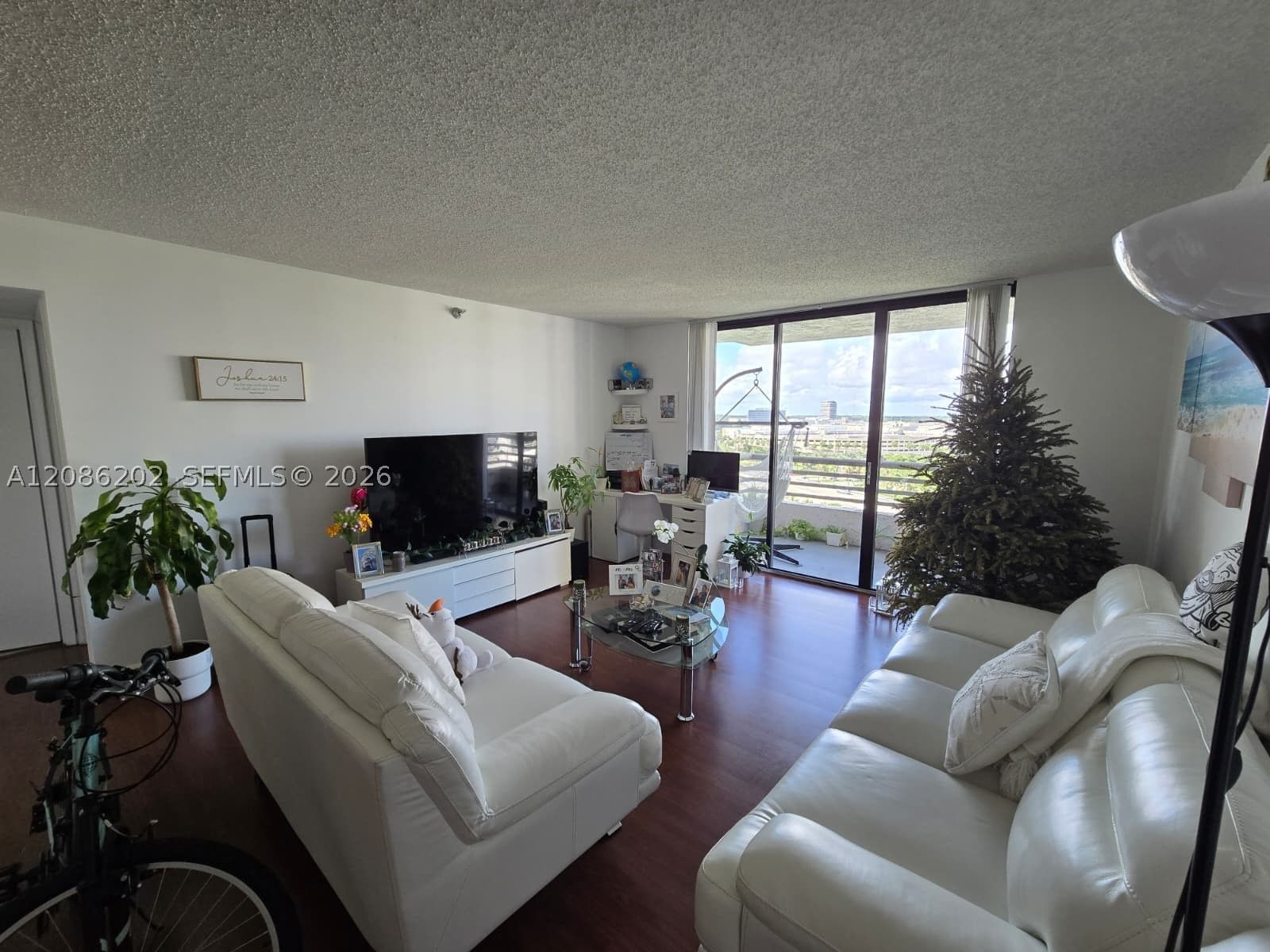 Real estate property located at 3300 191st St #1202, Miami-dade, Parc Central Aventura Sou, Aventura, FL