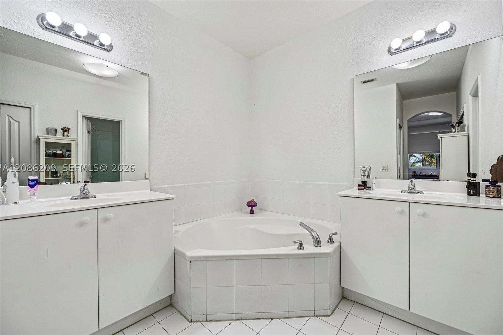 Real estate property located at 8175 114th Pl, Miami-dade, Doral Isles North Sec Thr, Doral, FL