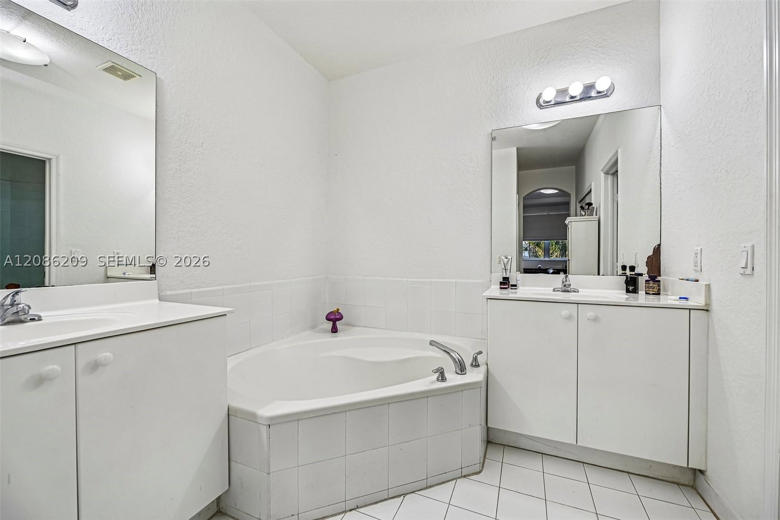 Real estate property located at 8175 114th Pl, Miami-dade, Doral Isles North Sec Thr, Doral, FL