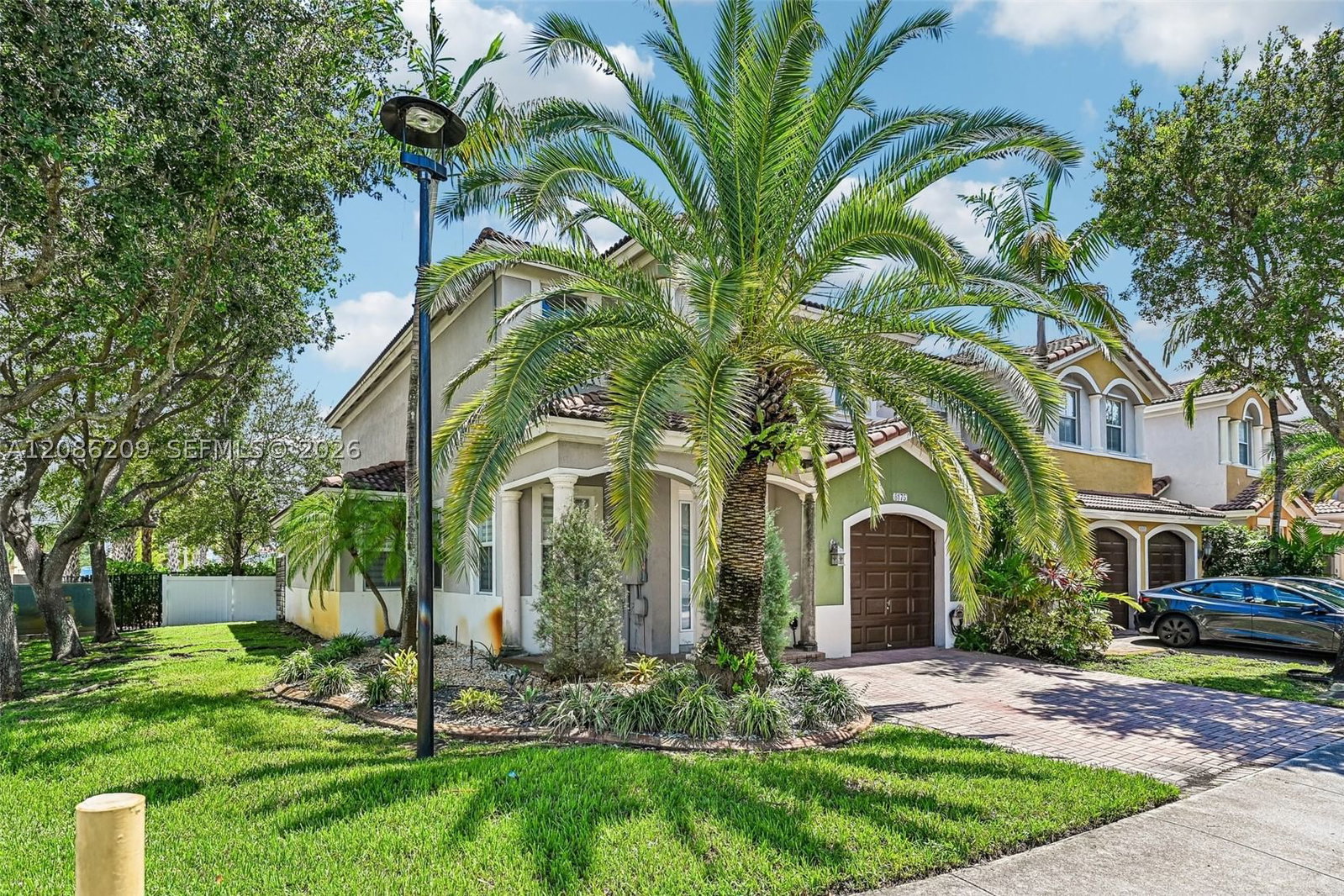 Real estate property located at 8175 114th Pl, Miami-dade, Doral Isles North Sec Thr, Doral, FL