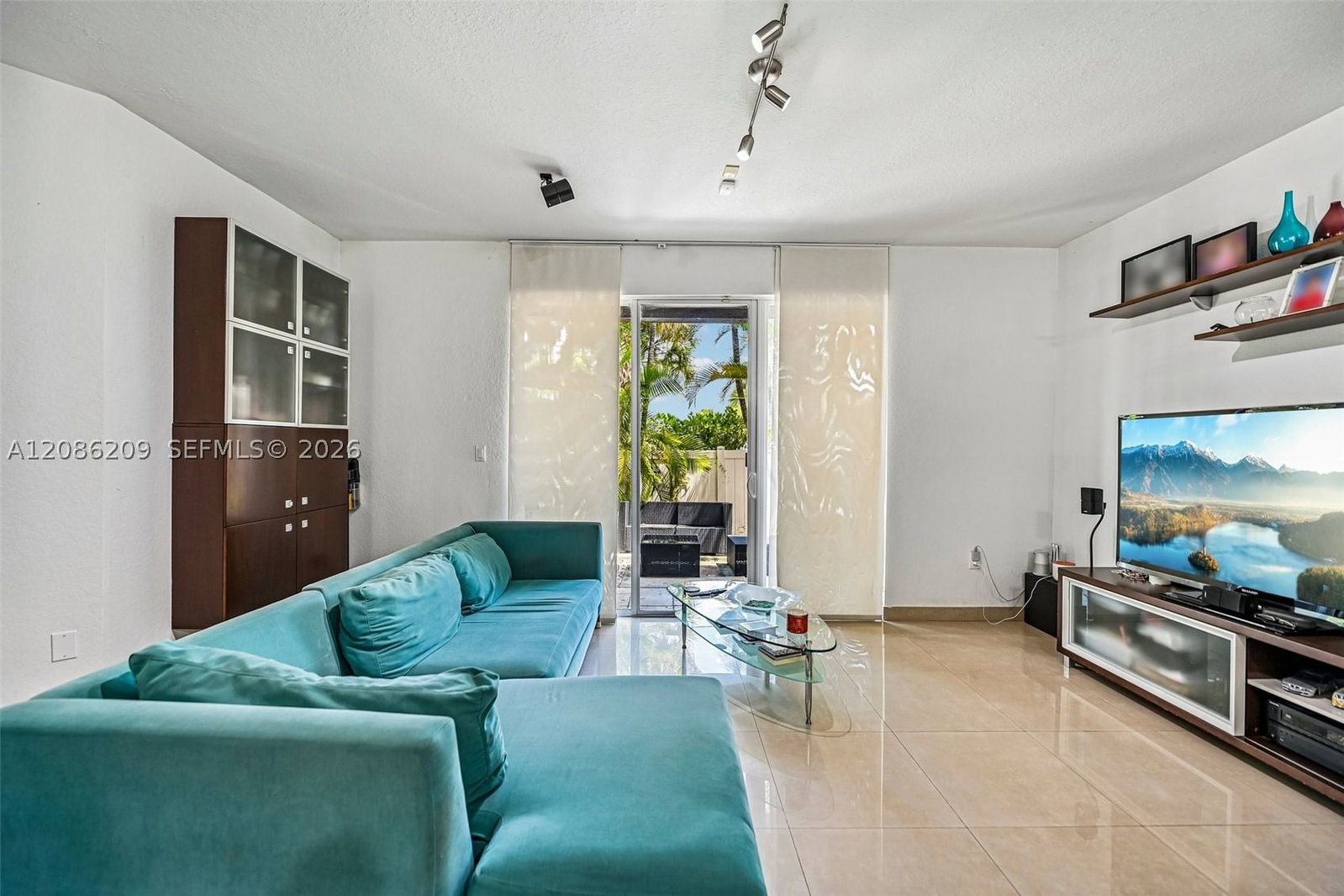 Real estate property located at 8175 114th Pl, Miami-dade, Doral Isles North Sec Thr, Doral, FL