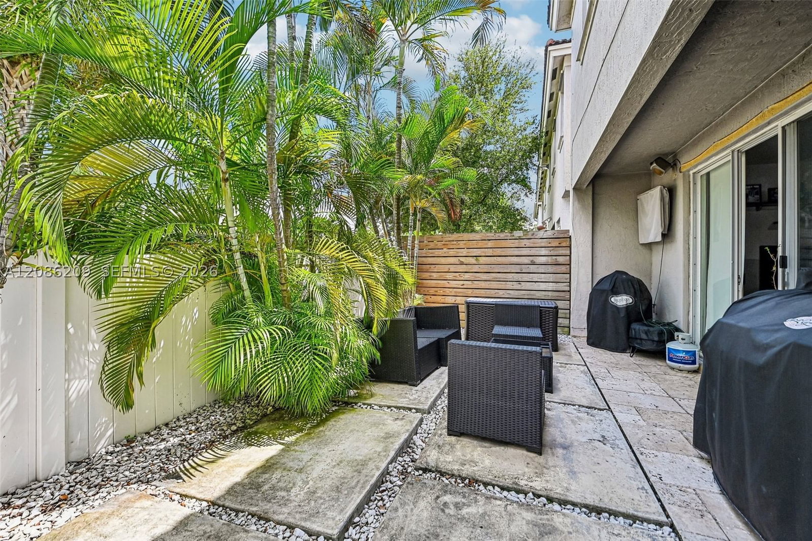 Real estate property located at 8175 114th Pl, Miami-dade, Doral Isles North Sec Thr, Doral, FL