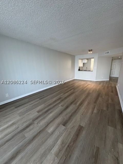 Real estate property located at 116 Lake Emerald Dr #202, Broward, Lake Emerald Condominium, Oakland Park, FL