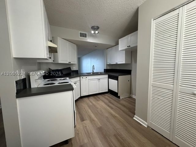 Real estate property located at 116 Lake Emerald Dr #202, Broward, Lake Emerald Condominium, Oakland Park, FL