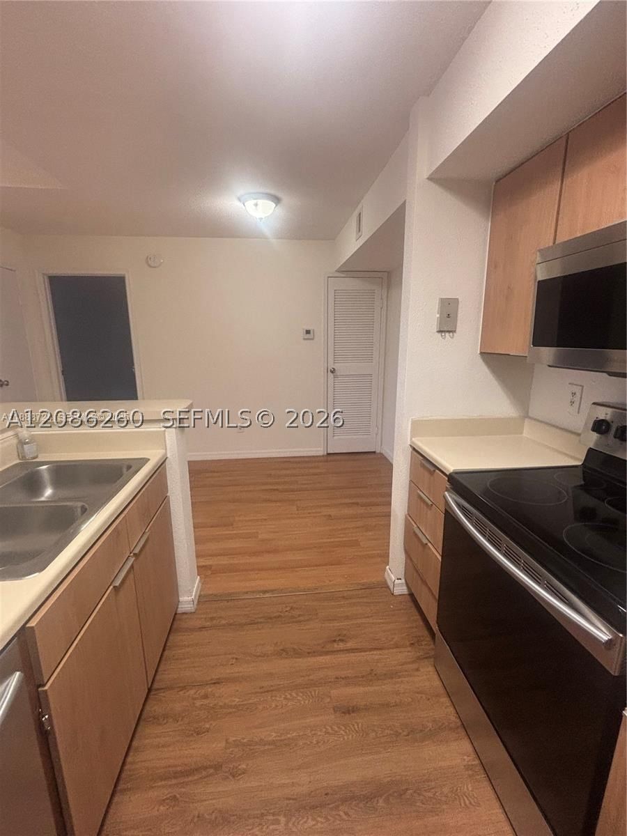 Real estate property located at , Broward, Savannah At Riverside Con, Coral Springs, FL