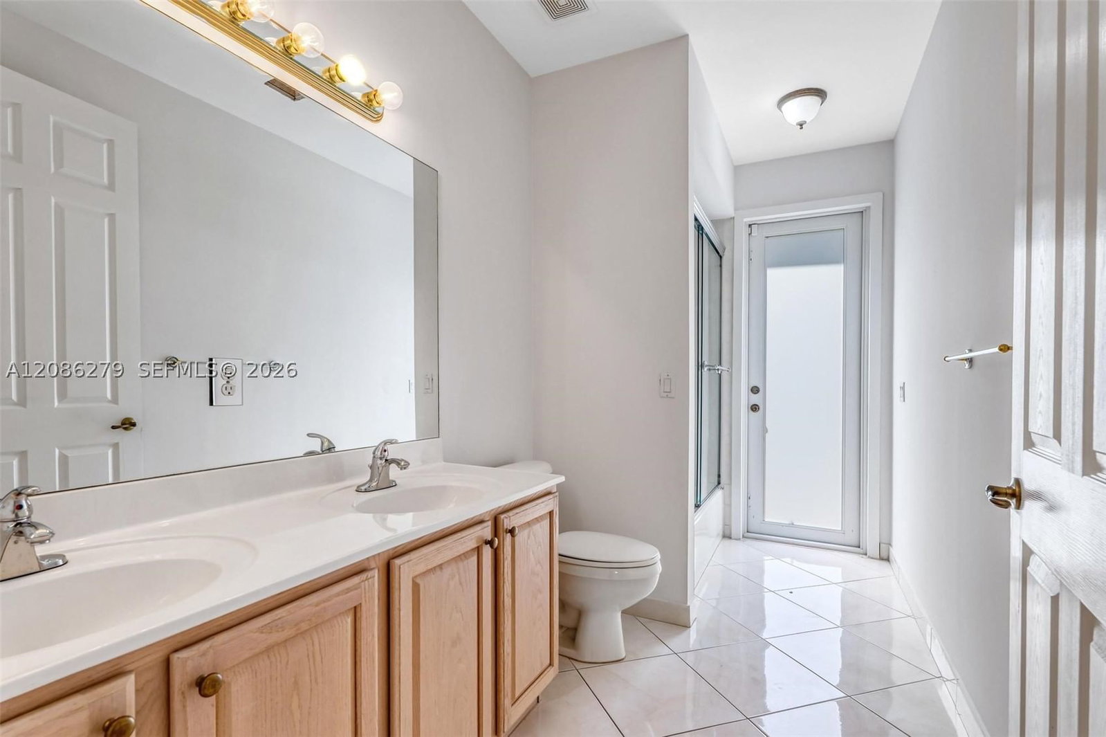 Real estate property located at 13702 18th St, Broward, Pembroke Falls -phase 4, Pembroke Pines, FL