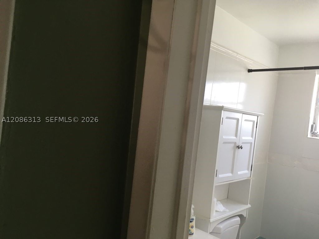 Real estate property located at 1825 Cleveland St #5, Broward, Dell Manor Condominium, Hollywood, FL