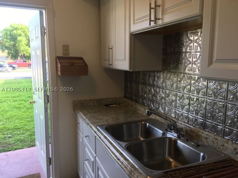 Real estate property located at 1825 Cleveland St #5, Broward, Dell Manor Condominium, Hollywood, FL