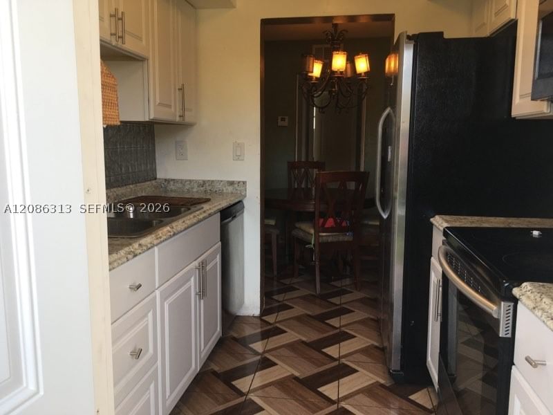Real estate property located at 1825 Cleveland St #5, Broward, Dell Manor Condominium, Hollywood, FL