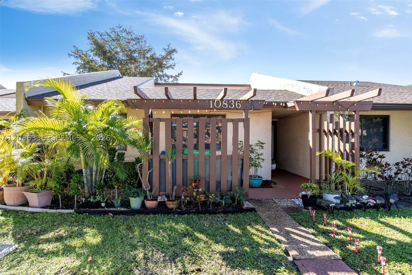 Real estate property located at 10836 30th Pl #354, Broward, North Lake Townhomes Cond, Sunrise, FL