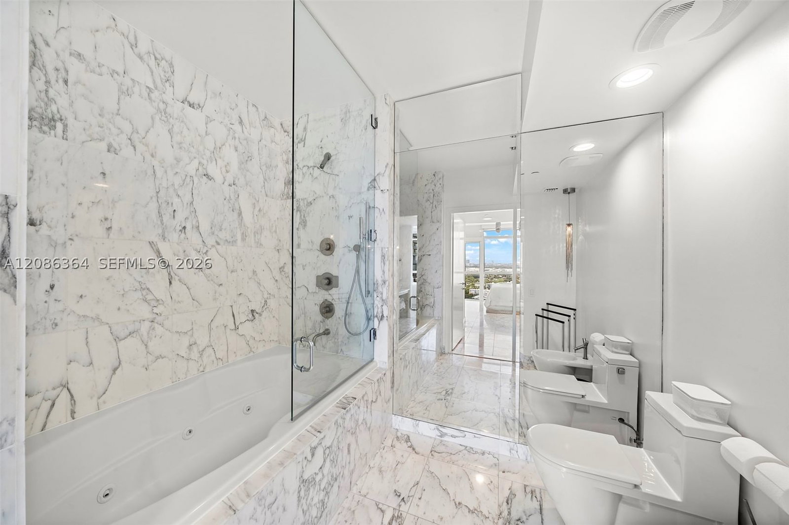 Real estate property located at 450 Alton Rd #2708, Miami-dade, Icon Condo, Miami Beach, FL
