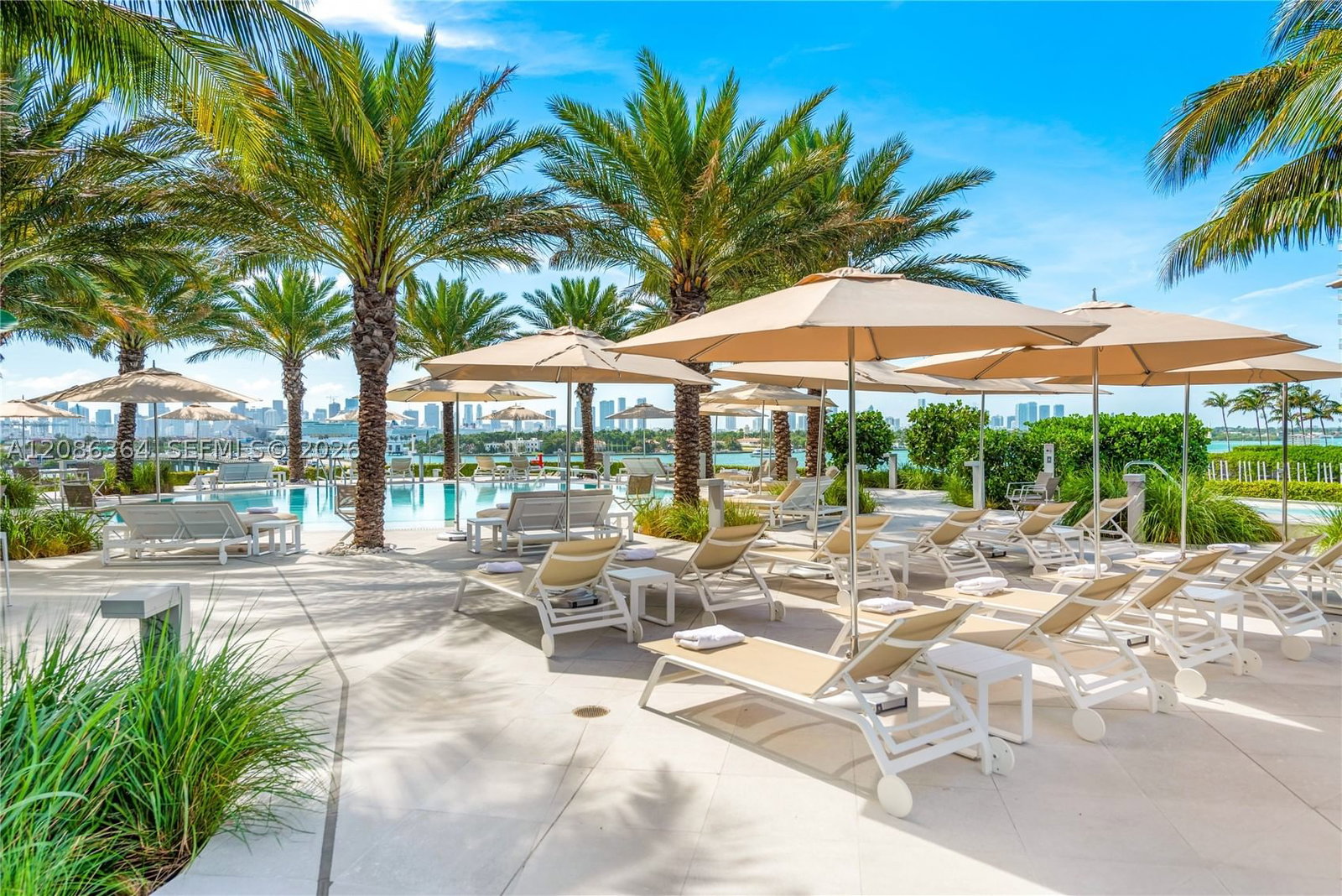 Real estate property located at 450 Alton Rd #2708, Miami-dade, Icon Condo, Miami Beach, FL