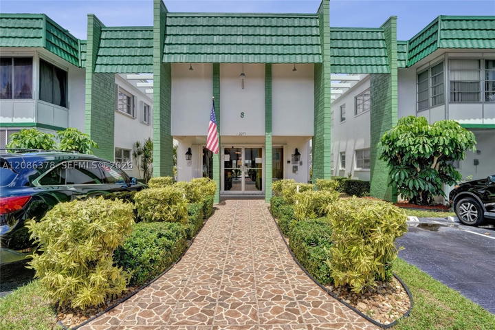 Real estate property located at 2271 48th Ter #105, Broward, Castle Apartments 8 Condo, Lauderhill, FL