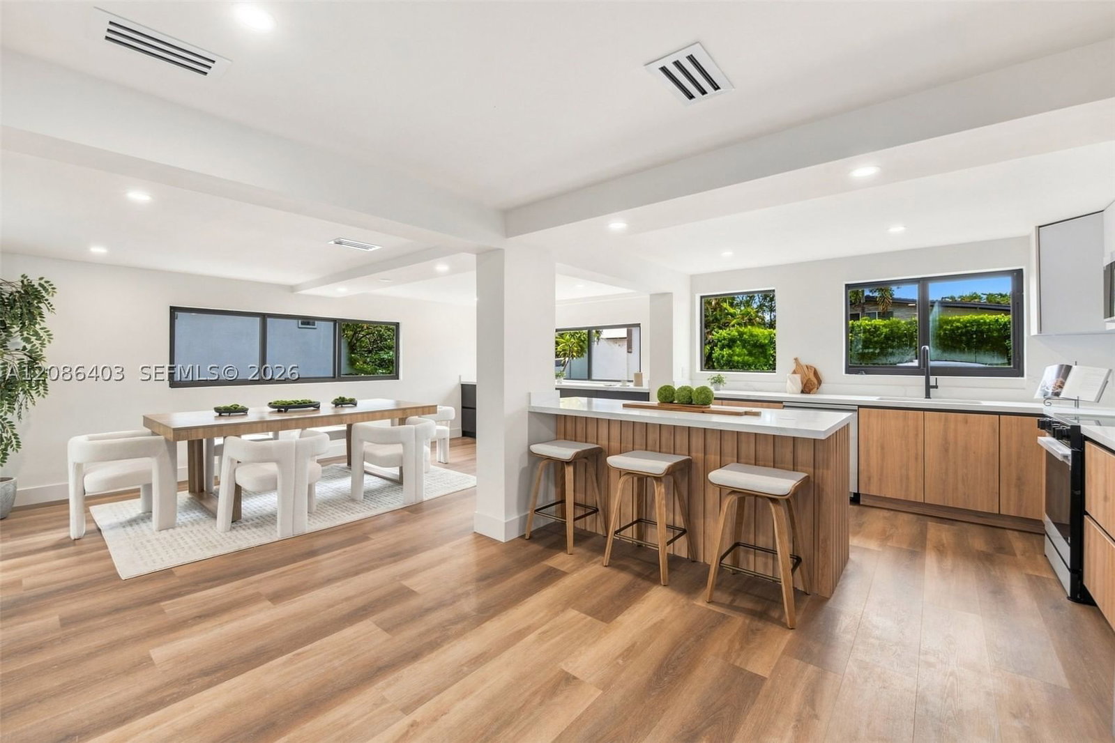 Real estate property located at 2412 Sugarloaf Ln, Broward, Lauderdale Isles No 2-blk, Fort Lauderdale, FL