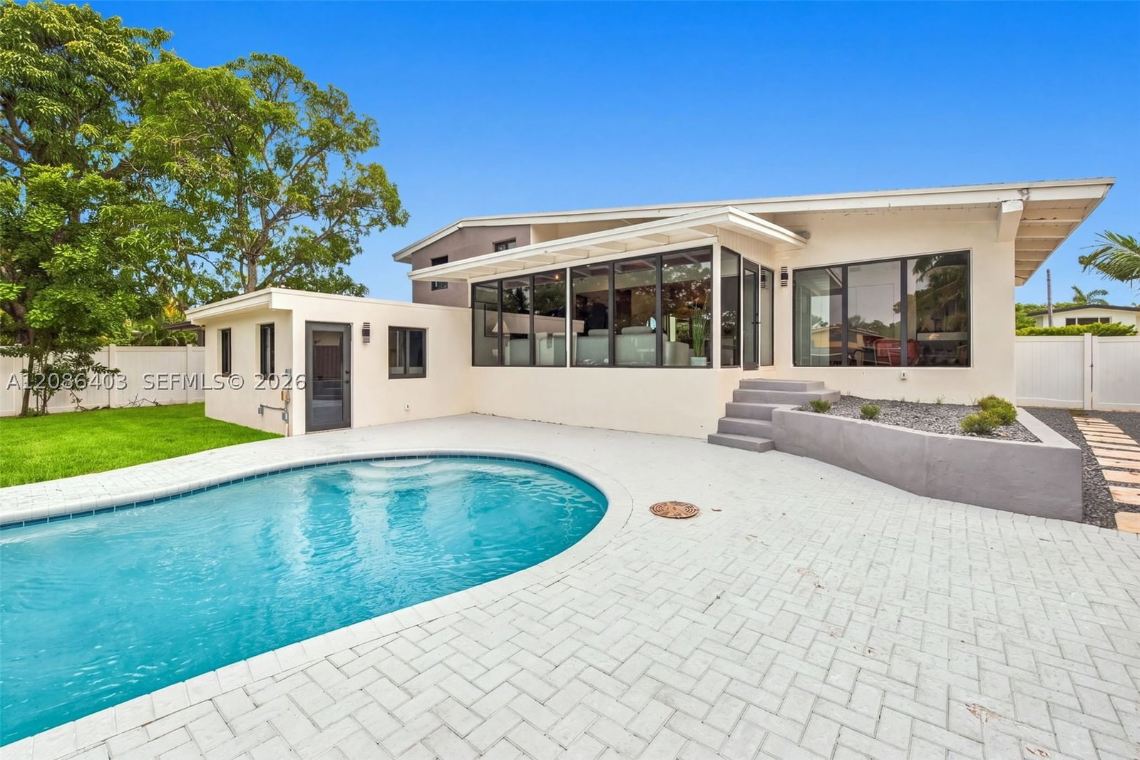 Real estate property located at 2412 Sugarloaf Ln, Broward, Lauderdale Isles No 2-blk, Fort Lauderdale, FL