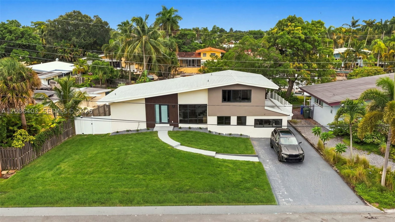 Real estate property located at 2412 Sugarloaf Ln, Broward, Lauderdale Isles No 2-blk, Fort Lauderdale, FL