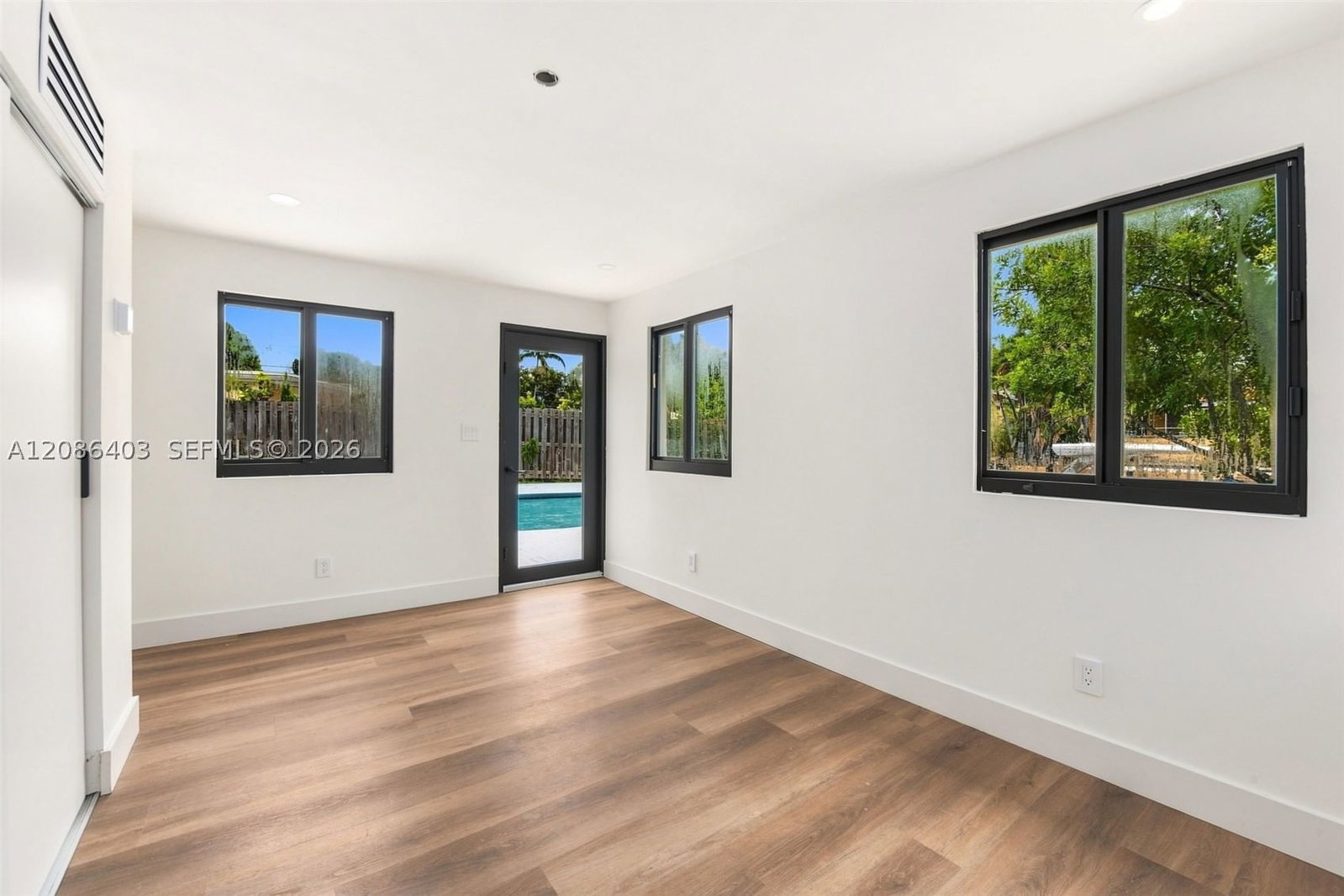 Real estate property located at 2412 Sugarloaf Ln, Broward, Lauderdale Isles No 2-blk, Fort Lauderdale, FL