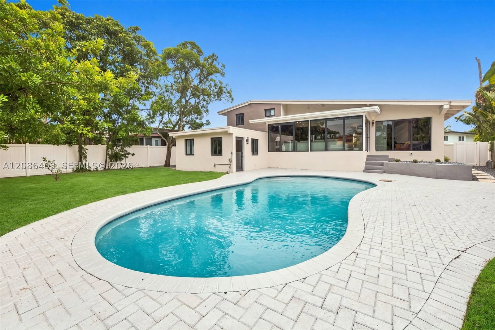 Real estate property located at 2412 Sugarloaf Ln, Broward, Lauderdale Isles No 2-blk, Fort Lauderdale, FL
