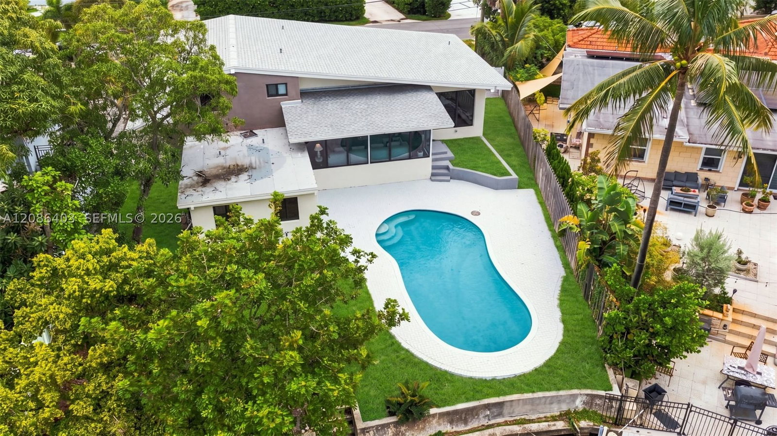 Real estate property located at 2412 Sugarloaf Ln, Broward, Lauderdale Isles No 2-blk, Fort Lauderdale, FL