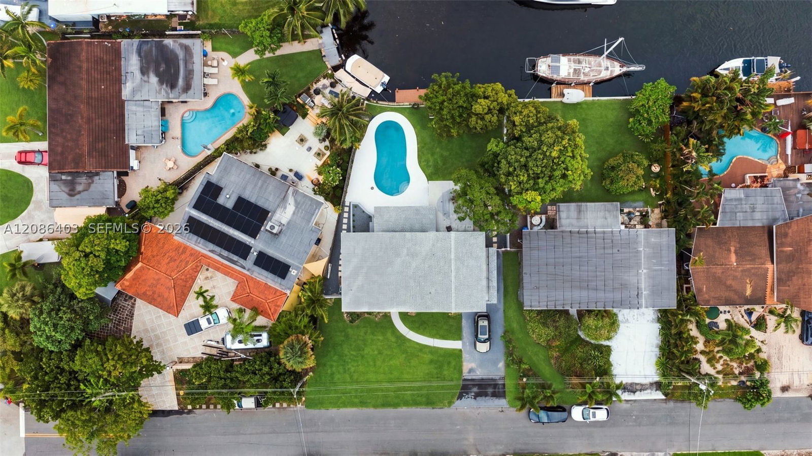 Real estate property located at 2412 Sugarloaf Ln, Broward, Lauderdale Isles No 2-blk, Fort Lauderdale, FL