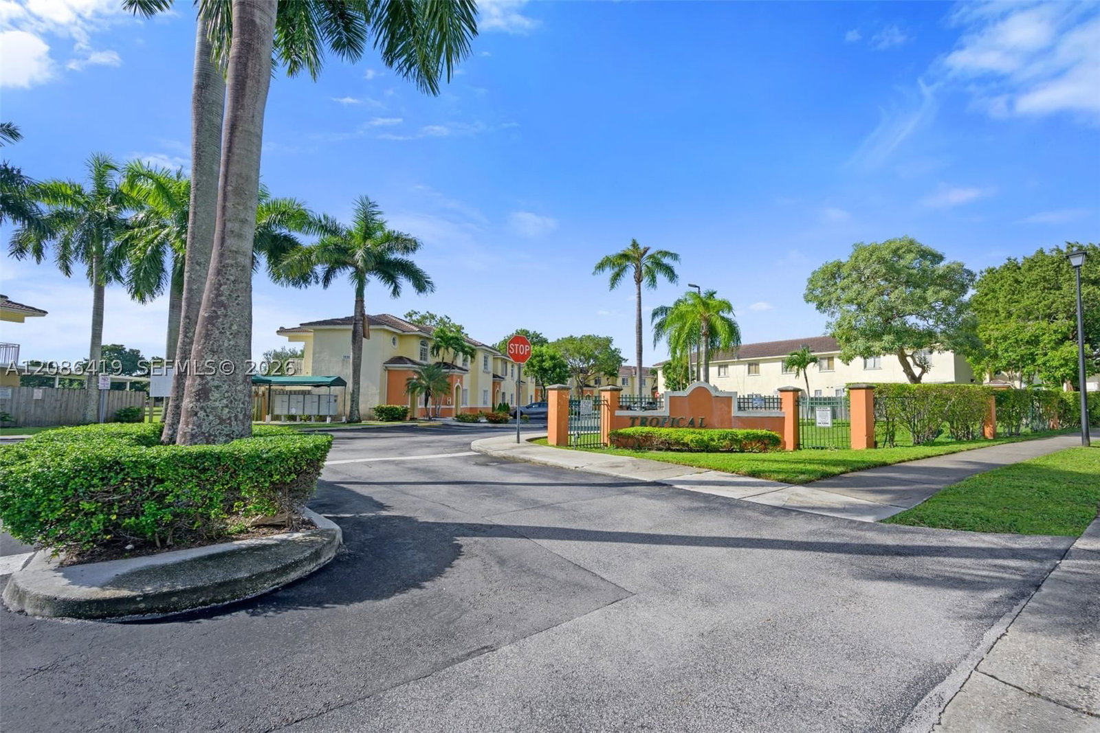 Real estate property located at 7230 174th Ter #204, Miami-dade, Tropical Landings Condo, Hialeah, FL
