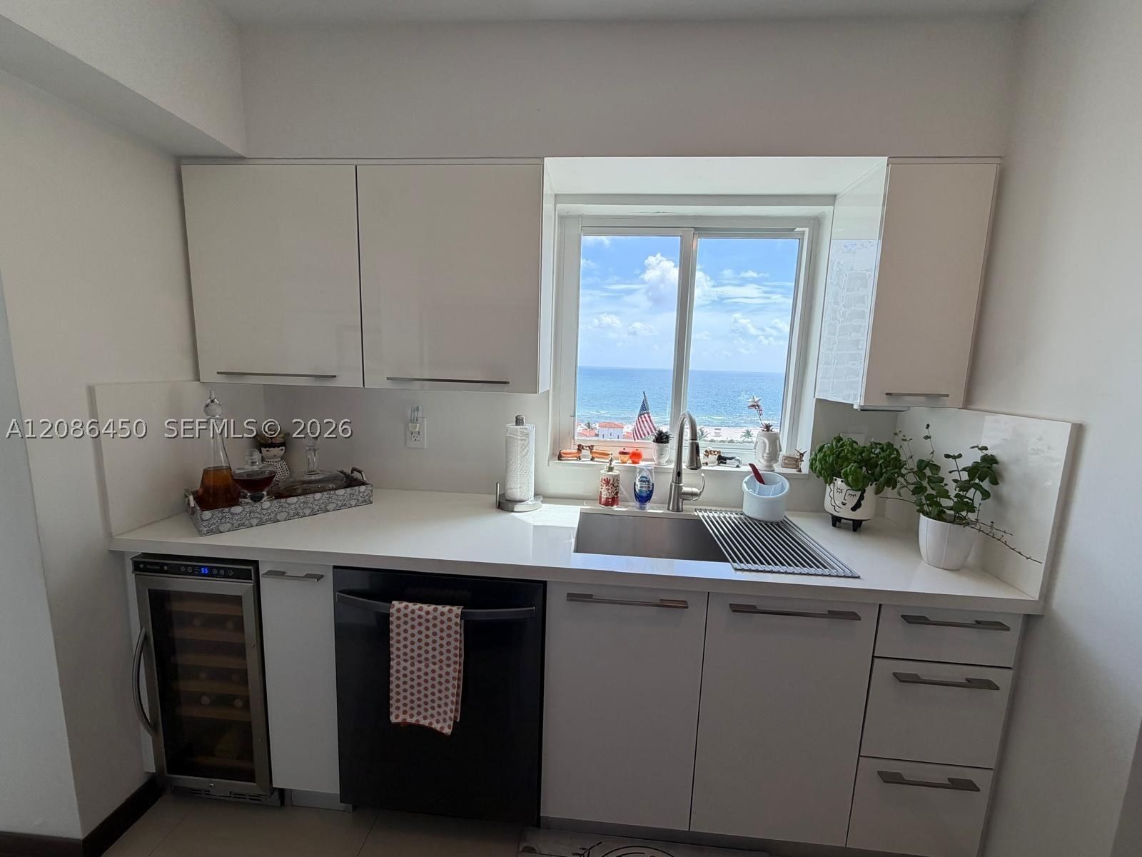 Real estate property located at 5900 Collins Ave #1606, Miami-dade, The Grandview Condo, Miami Beach, FL