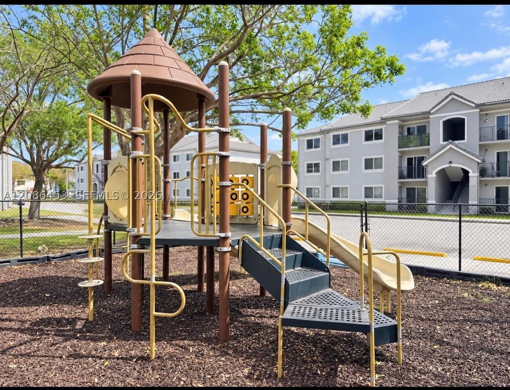 Real estate property located at 15440 284th St #5201, Miami-dade, Vista Trace 5 Condo, Homestead, FL
