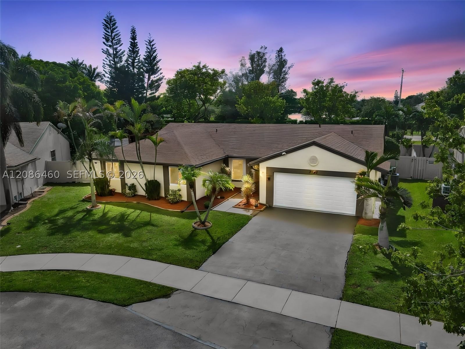 Real estate property located at 1361 White Stone Way, Broward, Shenandoah Section Four, Davie, FL