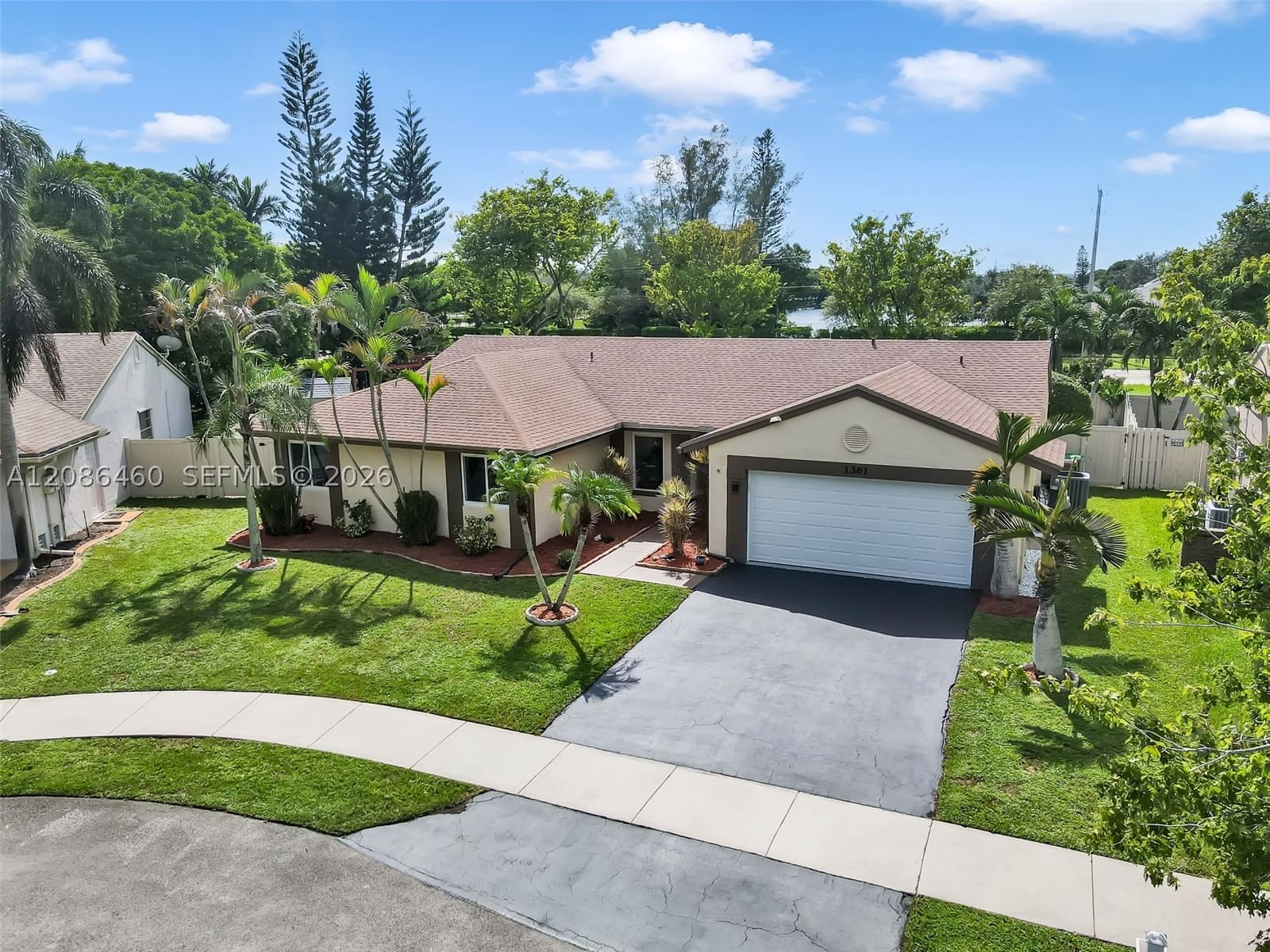 Real estate property located at 1361 White Stone Way, Broward, Shenandoah Section Four, Davie, FL